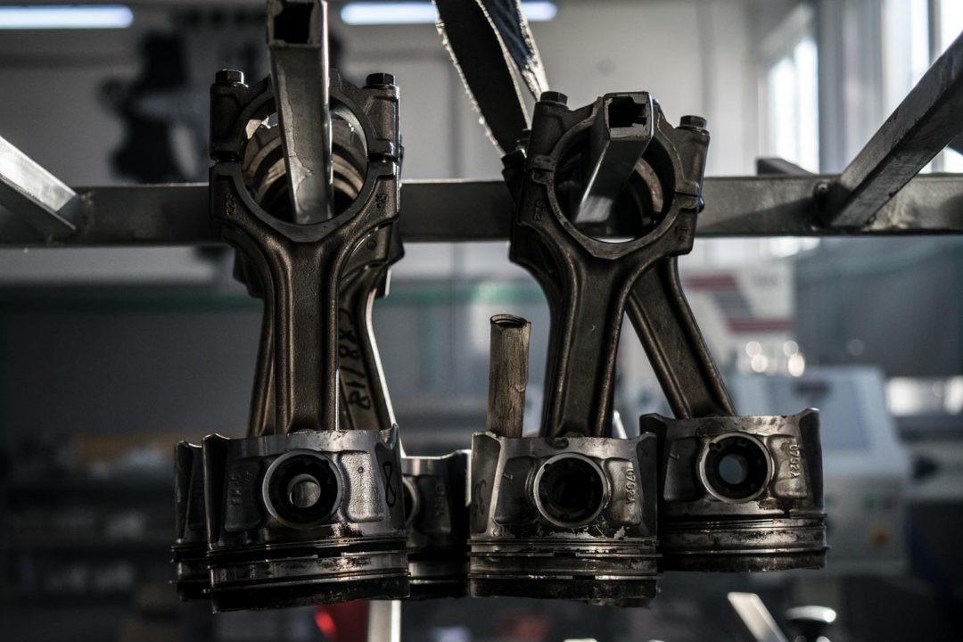 Connecting rod machining MR Engines
