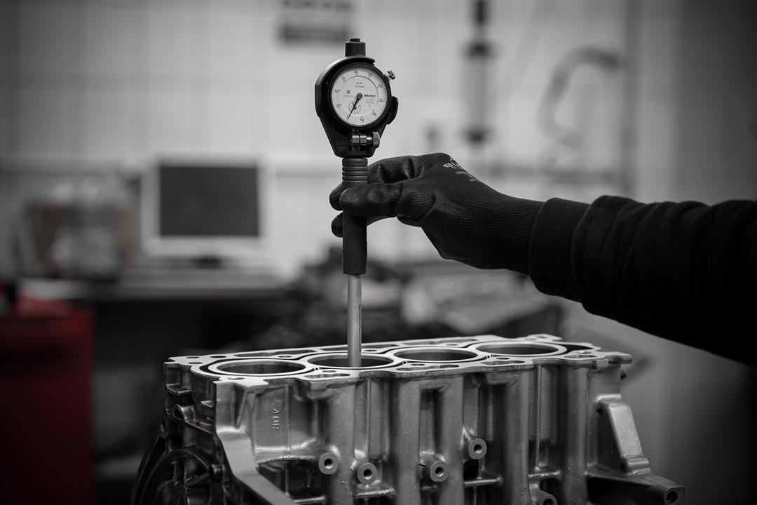 Engine block machining MR Engines