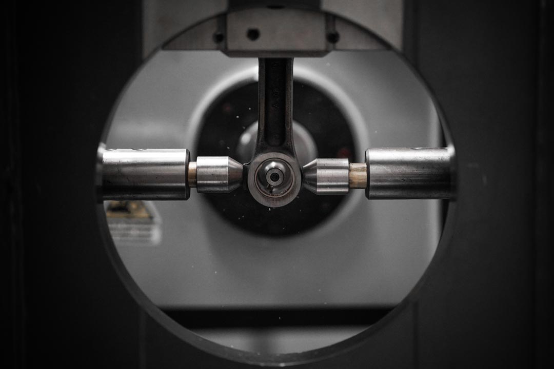 Connecting rod machining MR Engines