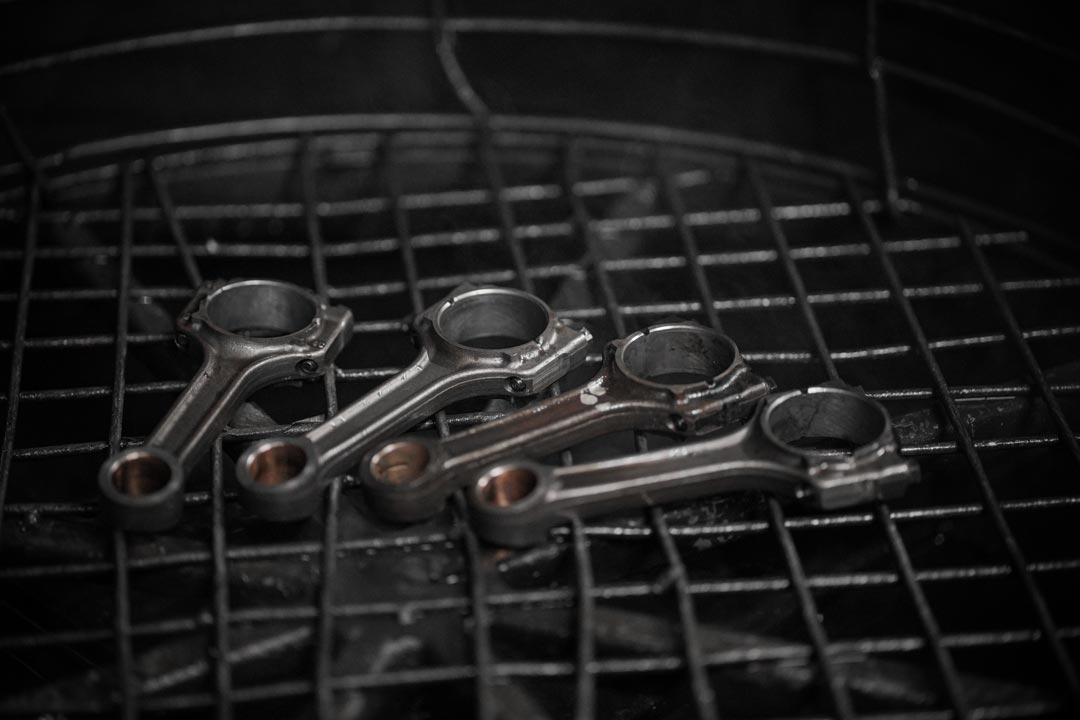 Connecting rod machining MR Engines